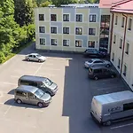 With Free Parking 3*