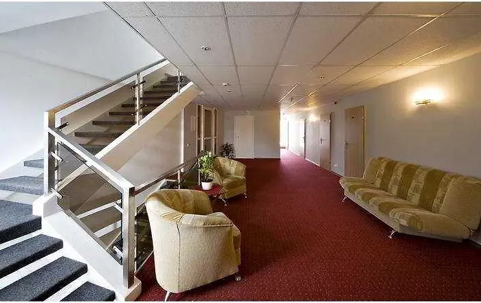 With Free Parking Ρίγα