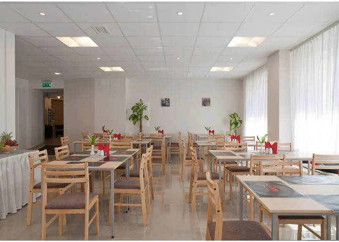 Ξενοδοχείο With Free Parking