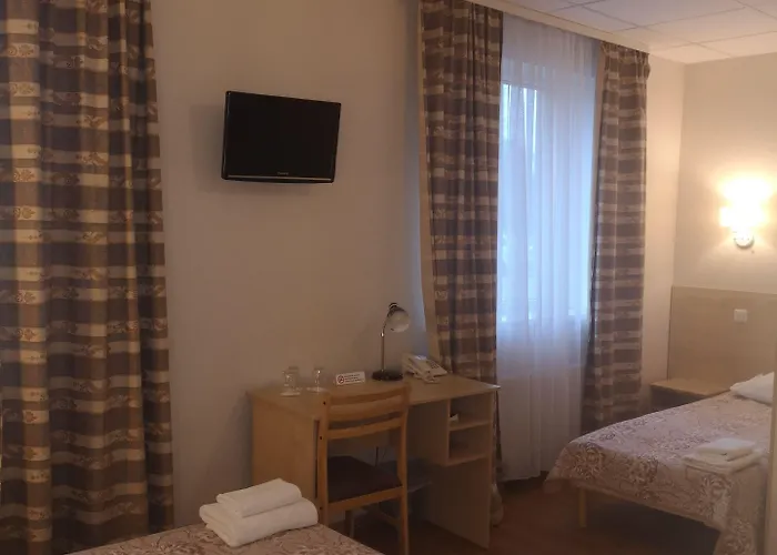 With Free Parking Ρίγα