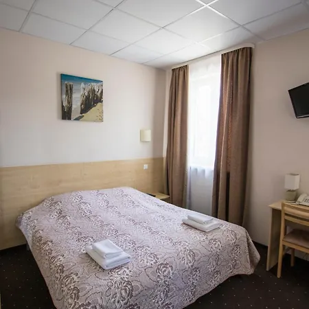 With Free Parking Hotelli 3*