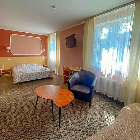 With Free Parking Ξενοδοχείο Ρίγα