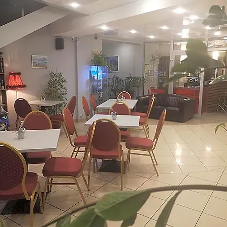 With Free Parking Ρίγα