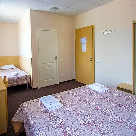 Ξενοδοχείο With Free Parking 3*