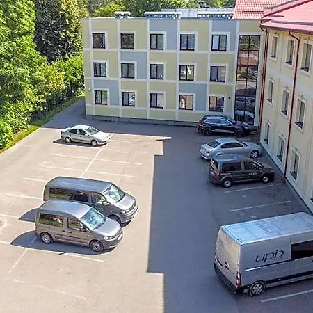 With Free Parking Ρίγα