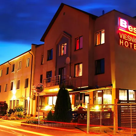 Ξενοδοχείο With Free Parking 3*