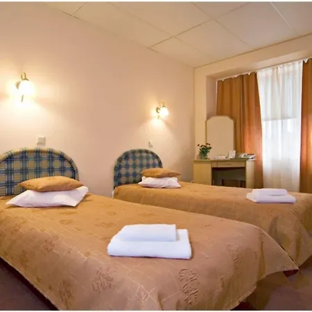 Ξενοδοχείο With Free Parking 3*