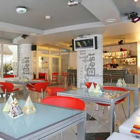 Готель With Free Parking Рига