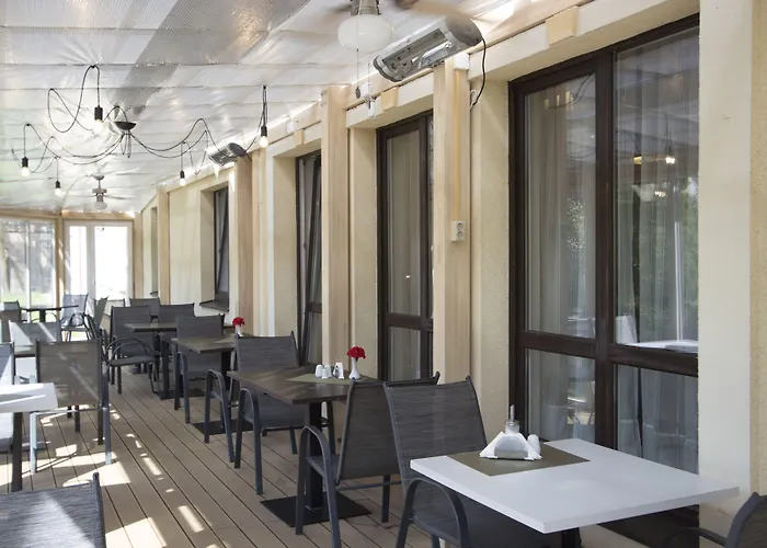 With Free Parking Szálloda