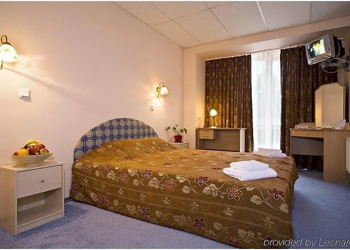 With Free Parking Viesnīca 3*