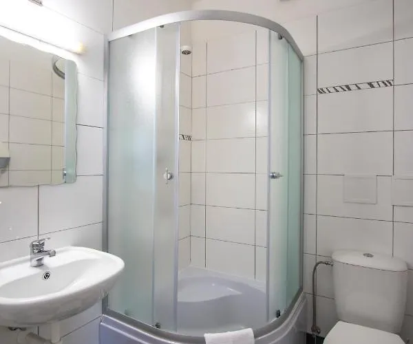 מלון With Free Parking