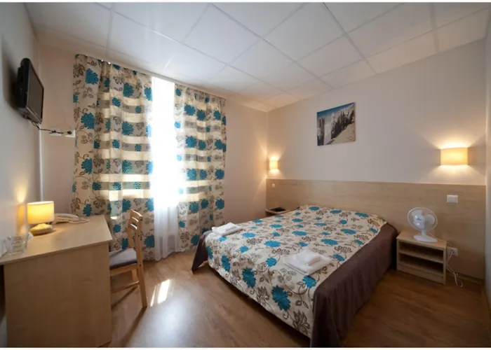 With Free Parking Hotel