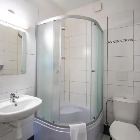 Otel With Free Parking